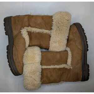 UGG Australia Sundance II Sheepskin Boots Size 7W Made in New Zealand Tan Lined
